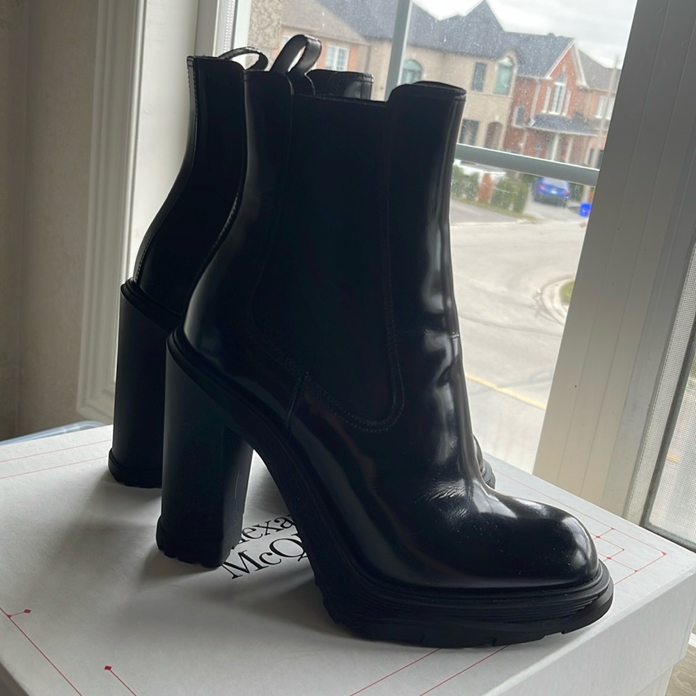 Alexander McQueen leather/rubber ankle boots